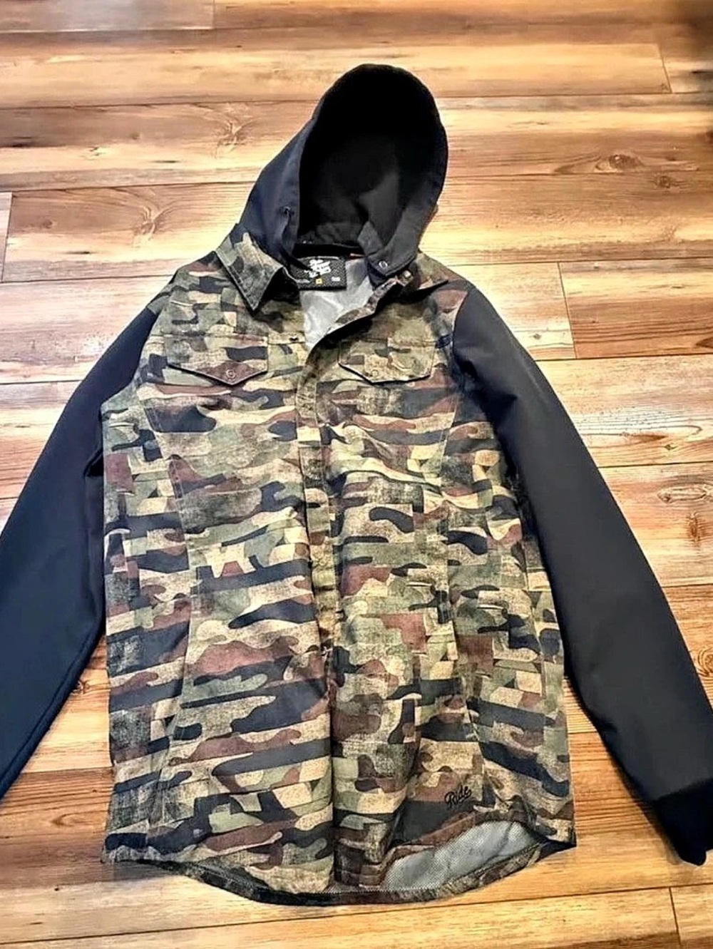 Ride Snowboards Outerwear Division Camo Performance Jacket Size Small